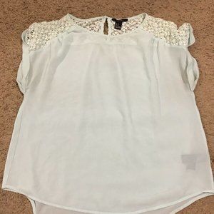 Forever 21 Women's Light Blue Top Size M